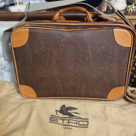 Rare Authentic vintage ETRO suitcase travel bag with guitar type strap. - Picture 11 of 16